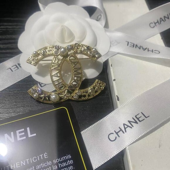 Authentic Chanel brooch - Picture 1 of 5
